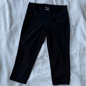 Old Navy Black Compression Go Dry Capri Crop Active Leggings Sz L